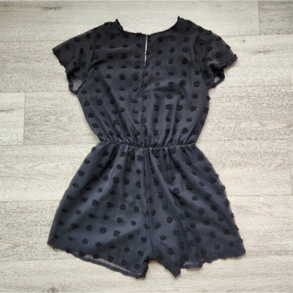 Angashion Black Shorts Romper Womens Medium Swiss Dot Short Sleeves Snaps Summer - Picture 9 of 11